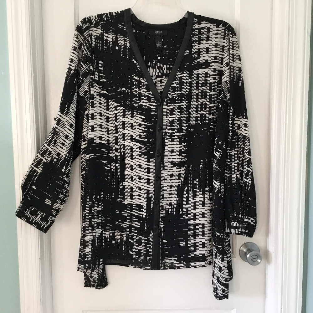 Alfani Woman black and white blouse, faux leather trim, size 2X